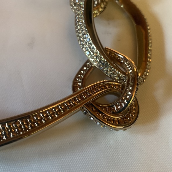 New GIVENCHY Gold-Tone Crystal Drama Pavé Necklace - Picture 3 of 5